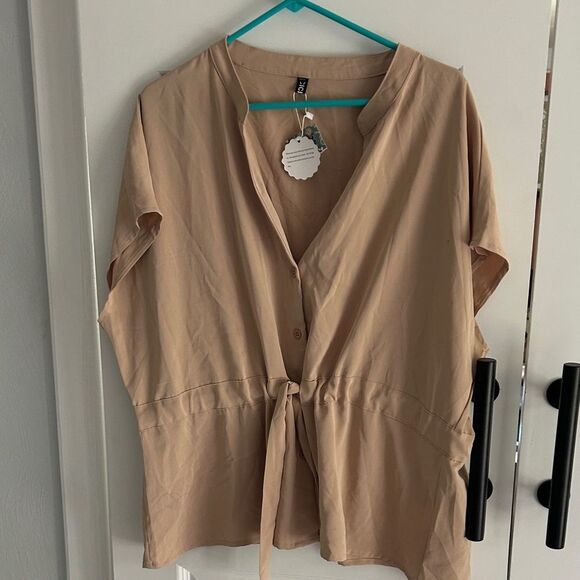 New tan boxy drawstring timeless blouse 2X - Picture 1 of 5